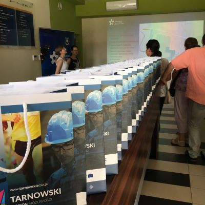 Zdjęcie - 1 - Wizyta delegacji Miast Partnerskich Tarnowa w Inkubatorze Przedsiębiorczości - 24.06.2017